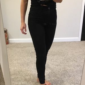 ⚡️⚡️SOLD⚡️⚡️Black stretchy high rise jeans